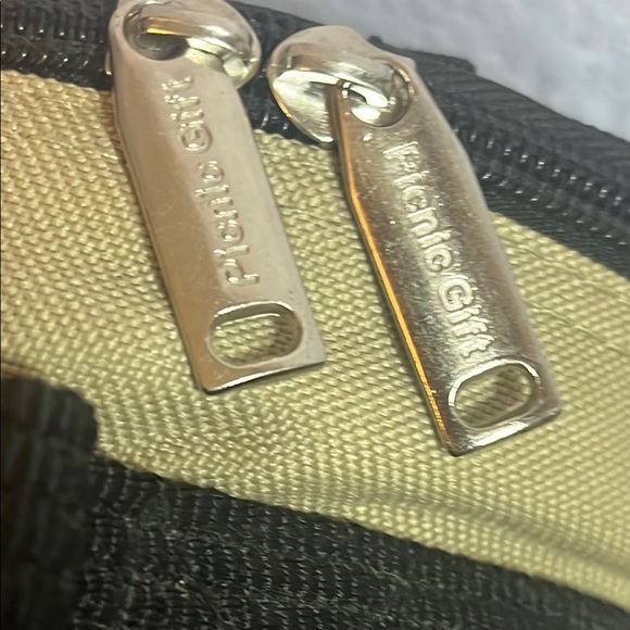 EUC Outdoor Excursions Beige Backpack with Picnic Set - Picture 12 of 14